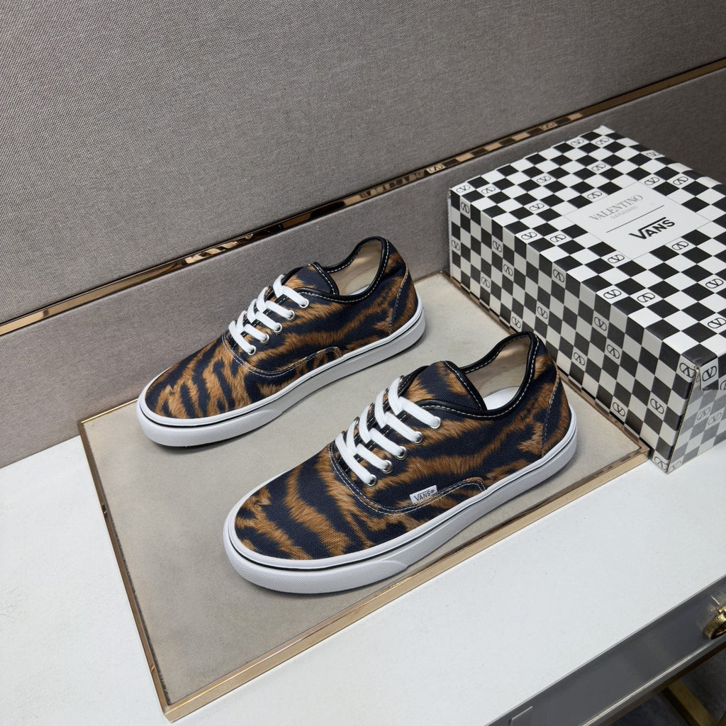 Vans Men's Tiger Stripe Low-Top Sneakers